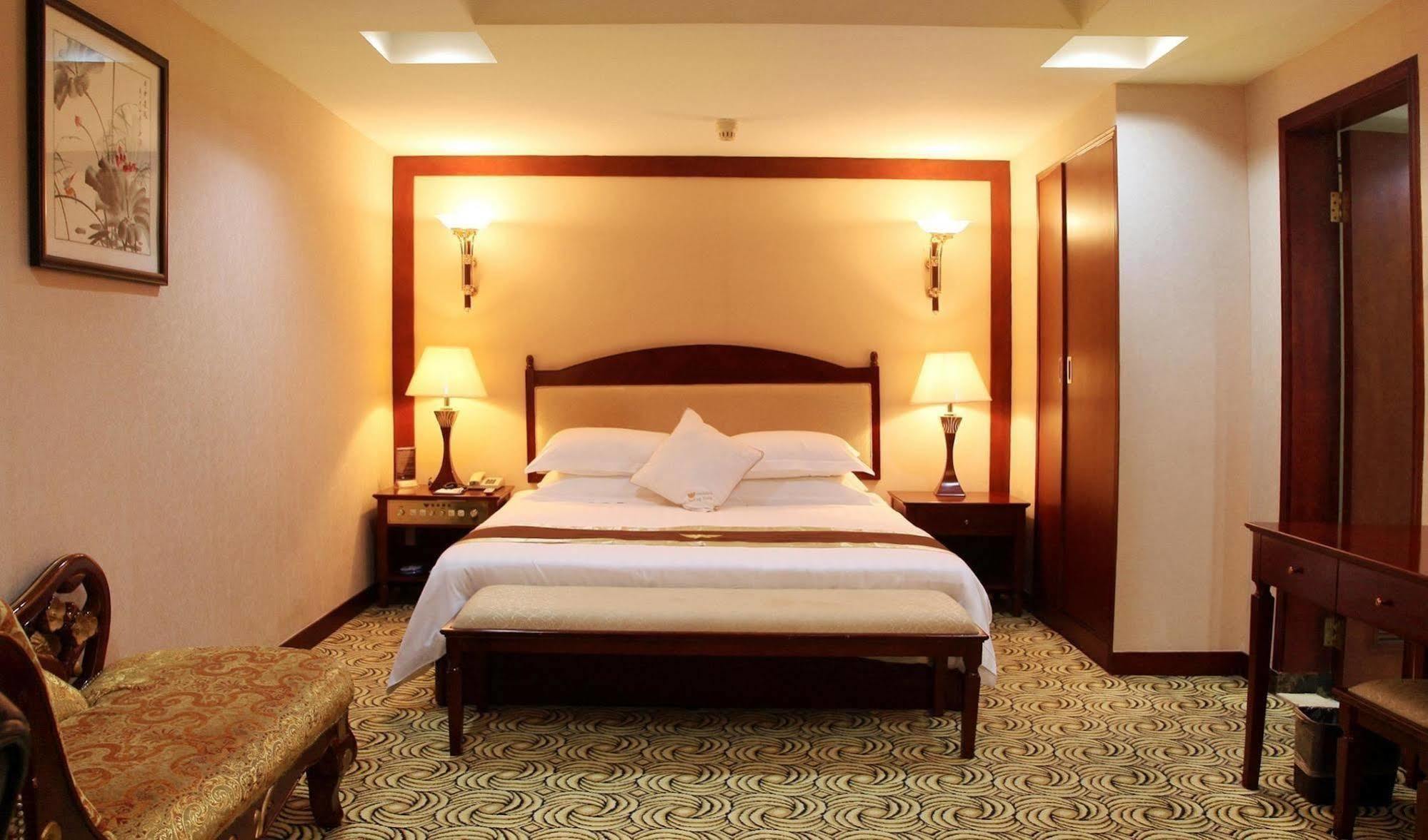 Guangzhou Jinying Hotel Exterior photo